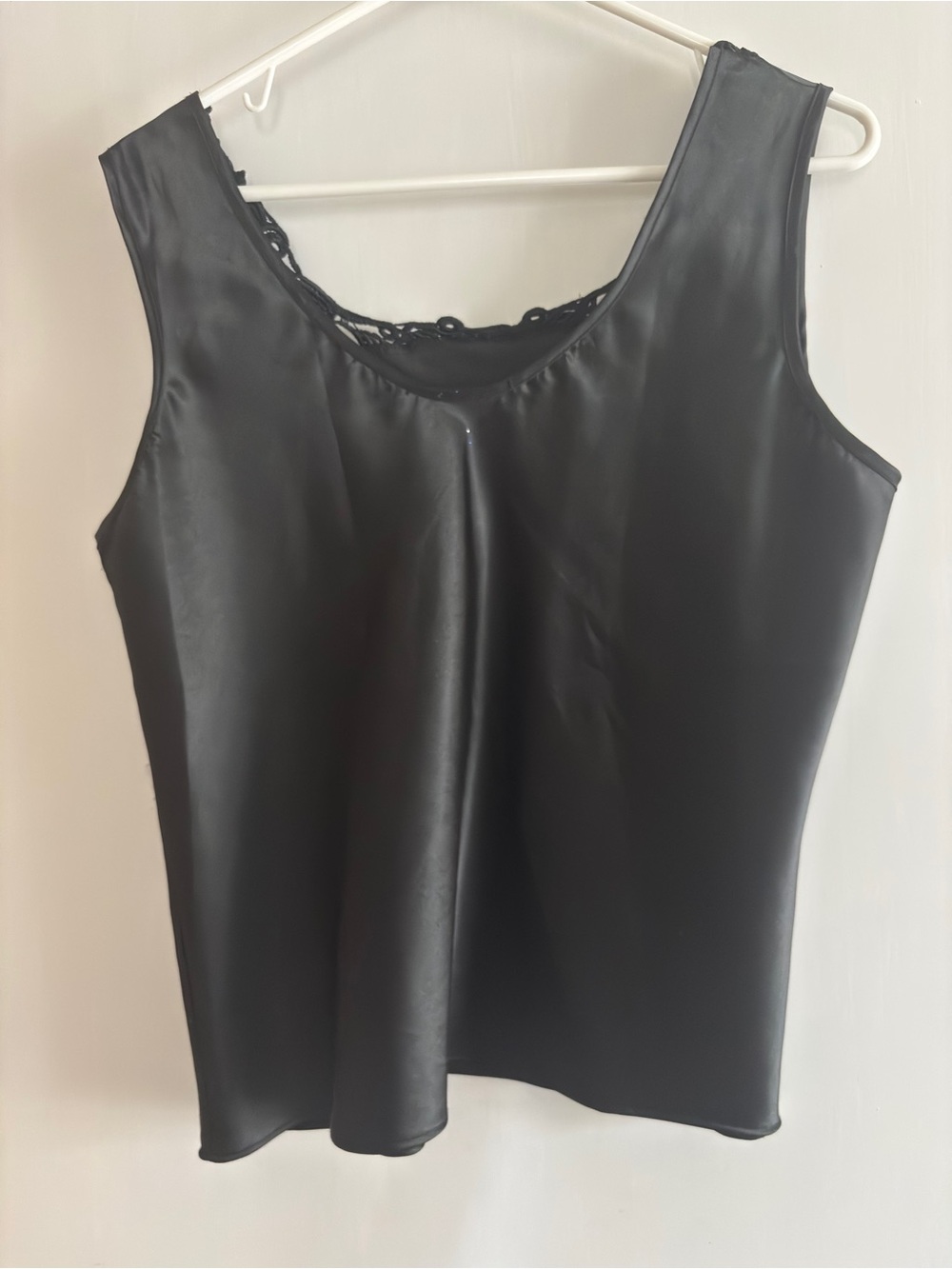 Black Lace-Trim Sleeveless Tank Top 1st photo back, 2nd front view.